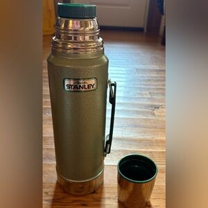 Stanley Aladdin Thermos 1 Quart Green Metal Bottle 90s Handle Cup USA, Vintage